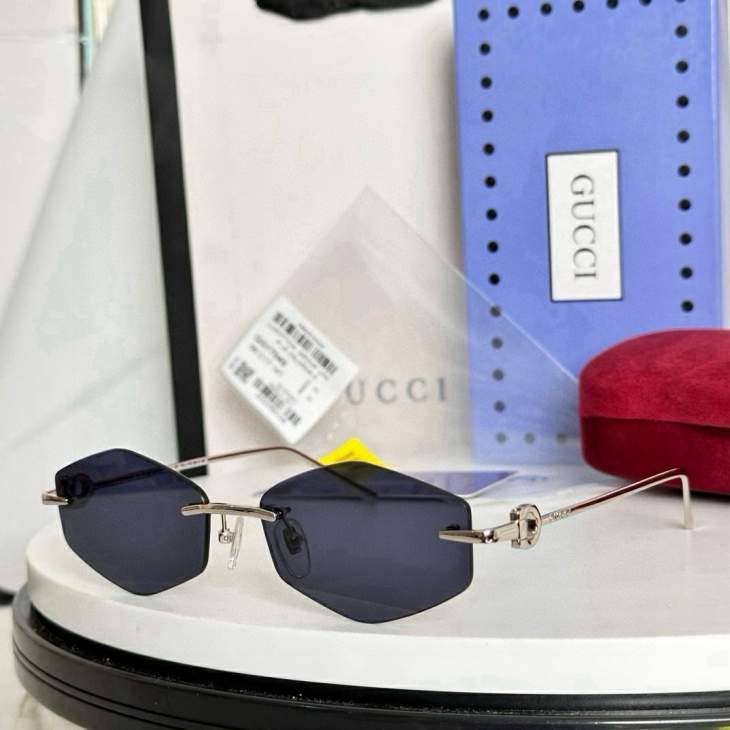 Picture of Gucci Sunglasses _SKUfw79477567fw